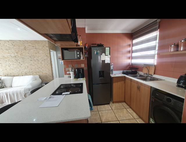 2 BEDROOM SECTIONAL TITLE FOR SALE IN VERWOERDPARK